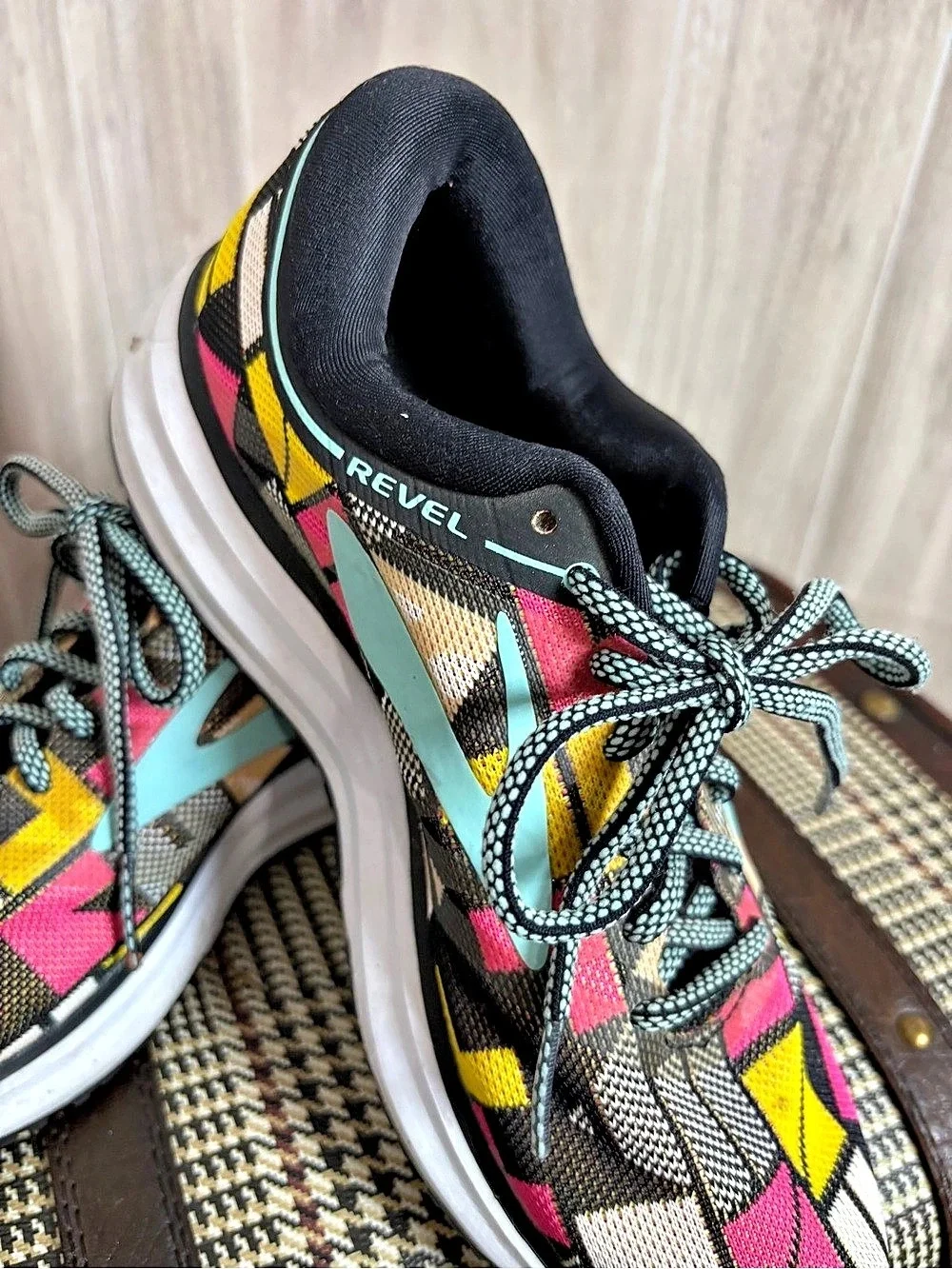 Brooks Revel Women’s Size 7 Multicolor Geometric Running Sneakers